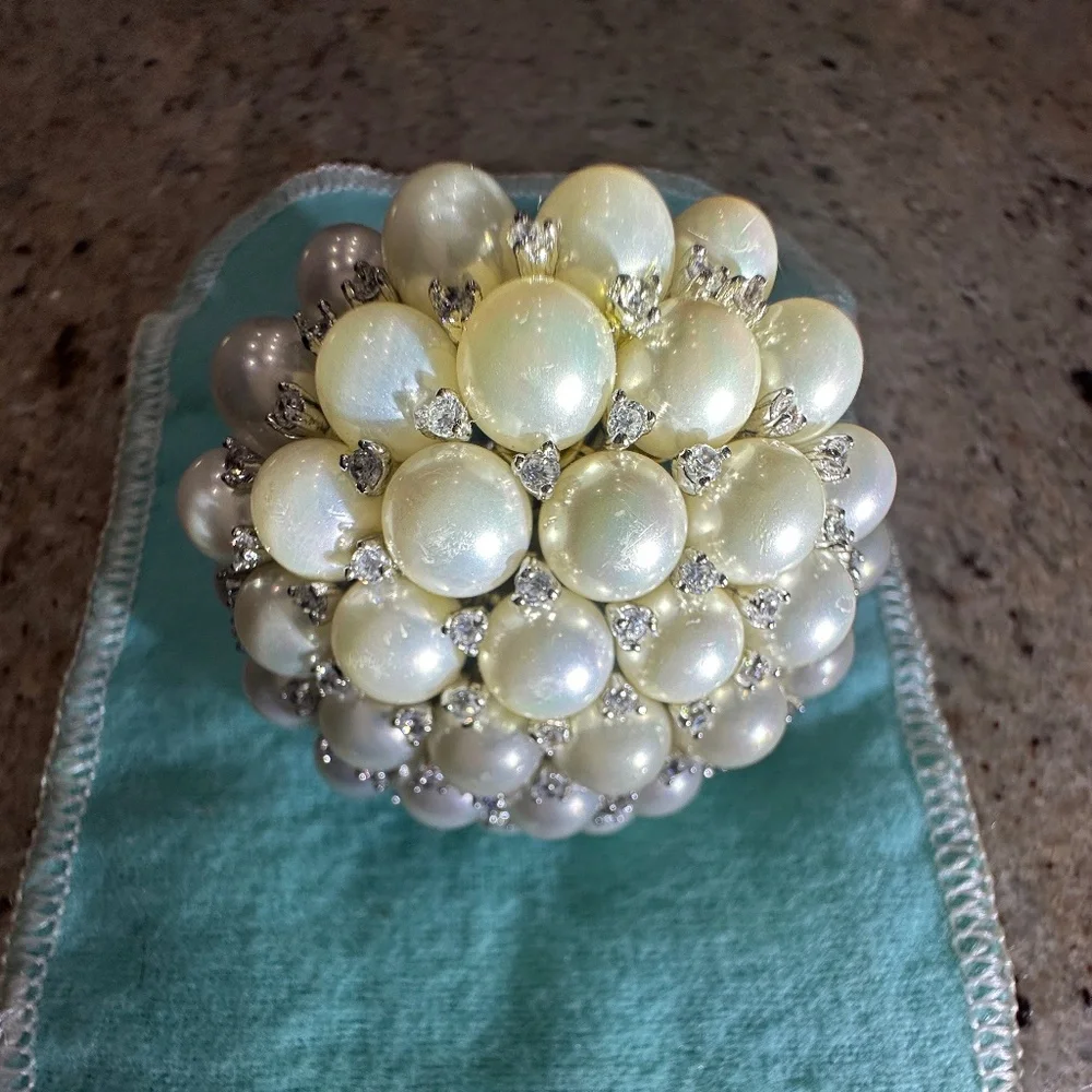 PEARL & DIAMOND RING
Costume jewelry - Picture 2 of 11